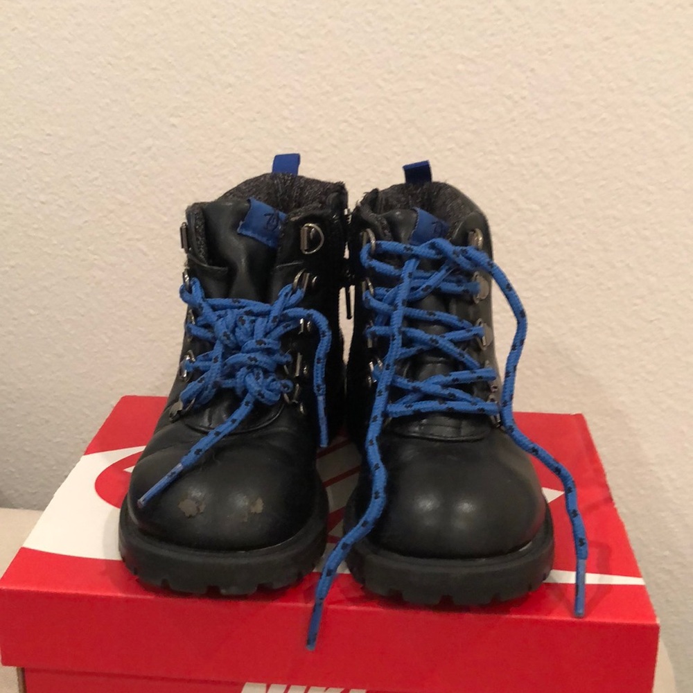 Penguin combat boots